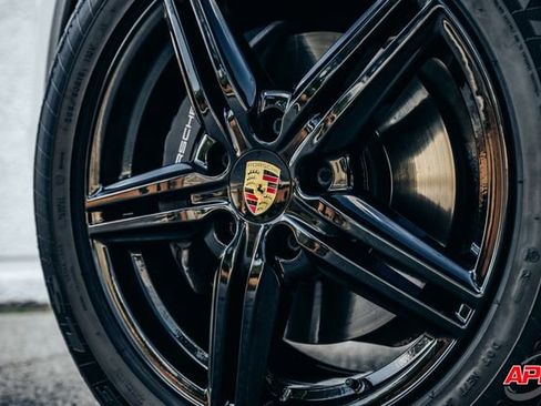 Used 2016 Porsche Cayenne image 3