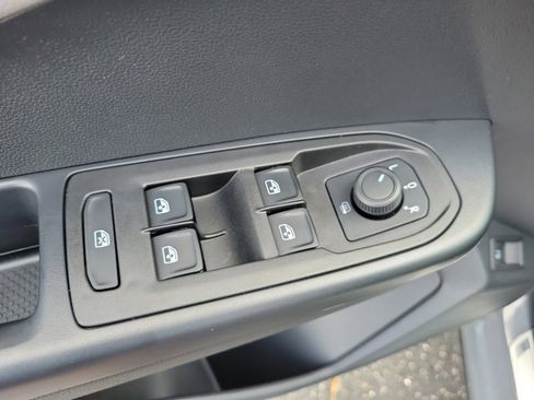 Certified 2024 Volkswagen Taos SE w/ Panoramic Sunroof Package image 22