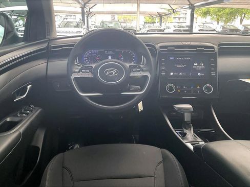 Used 2023 Hyundai Tucson SE image 6