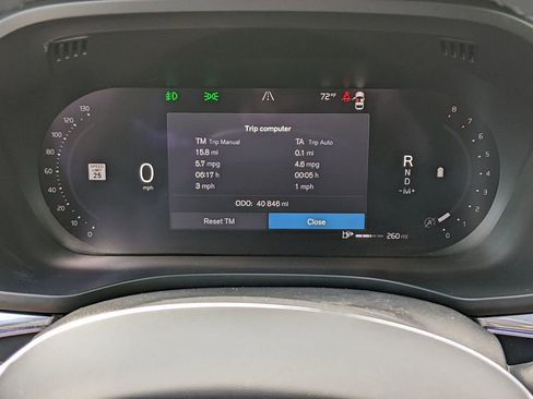 Certified 2023 Volvo XC60 B5 Core w/ Climate Package AWD/4WD image 16