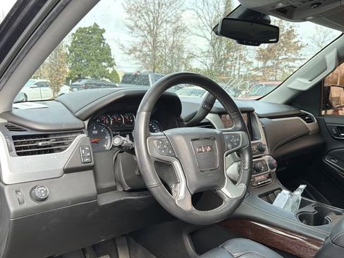 Used 2020 GMC Yukon SLT w/ Premium Edition image 10