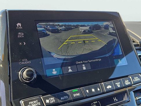 Certified 2024 Honda Odyssey Sport image 16