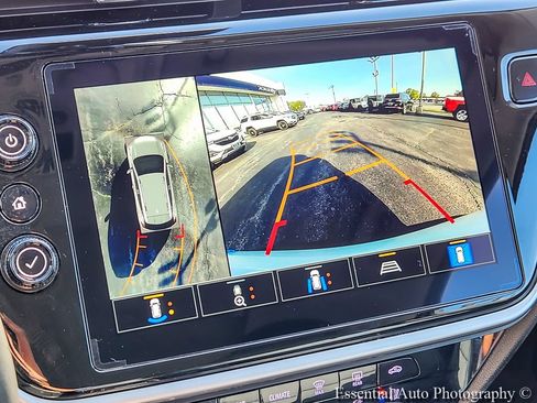 Used 2023 Chevrolet Bolt EUV Premier w/ Sun & Sound Package FWD image 14