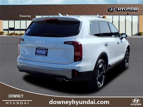 Used 2025 Kia Telluride S image 4
