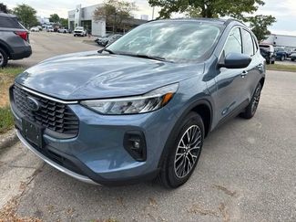 Used 2025 Ford Escape SE FWD video 1