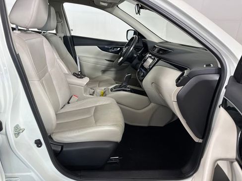 Used 2018 Nissan Rogue Sport SL w/ SL Premium Package image 28