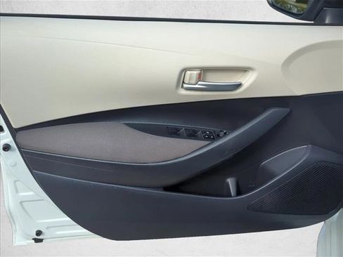 Used 2020 Toyota Corolla LE image 9