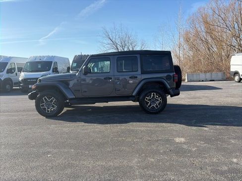 New 2026 Jeep Wrangler Unlimited Sahara AWD/4WD image 2