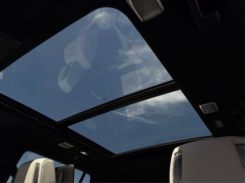 Used 2025 Cadillac Escalade Sport Platinum w/ LPO, ONYX Package image 35