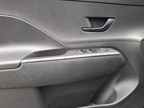 Used 2024 Hyundai Kona SEL image 12