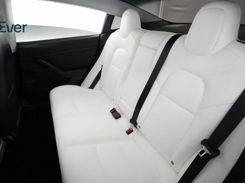 Used 2022 Tesla Model 3 Performance image 10