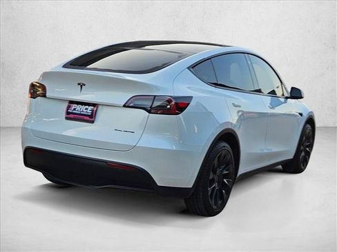 Used 2023 Tesla Model Y Long Range AWD/4WD image 5