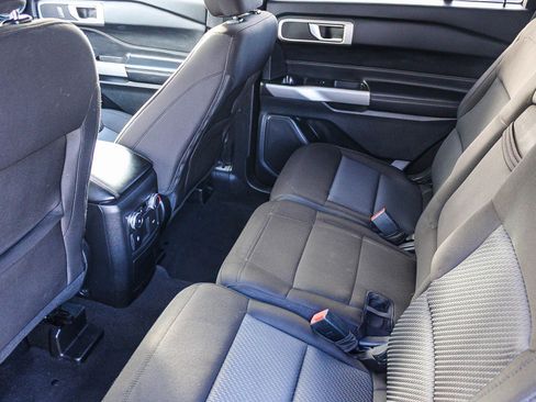 Used 2022 Ford Explorer XLT image 19