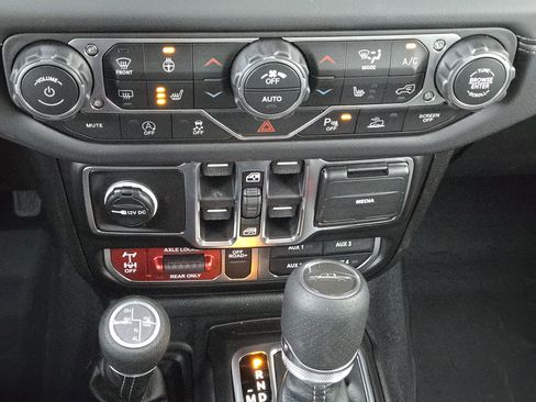 New 2026 Jeep Gladiator Mojave image 16