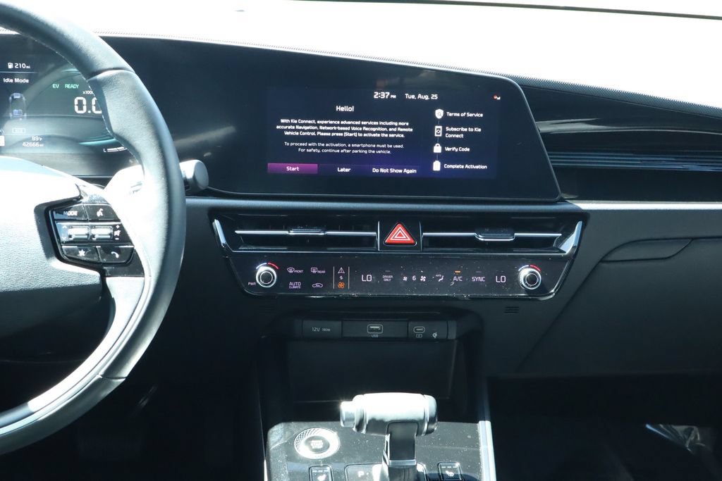 Used 2023 Kia Niro EX FWD image 24