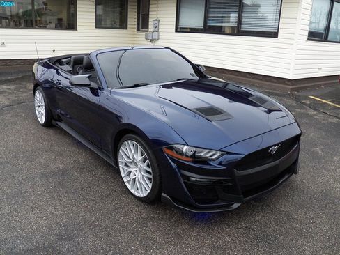 Used 2018 Ford Mustang Premium w/ Equipment Group 201A image 10