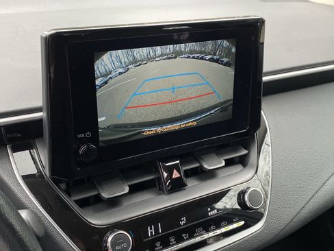 Used 2025 Toyota Corolla LE image 30