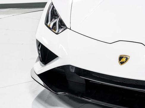 Used 2023 Lamborghini Huracan EVO RWD image 45
