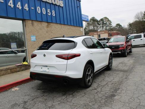 Used 2022 Alfa Romeo Stelvio Sprint image 4