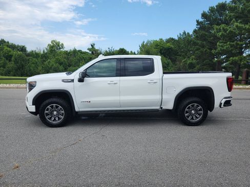 Certified 2024 GMC Sierra 1500 AT4 w/ Technology Package AWD/4WD image 2