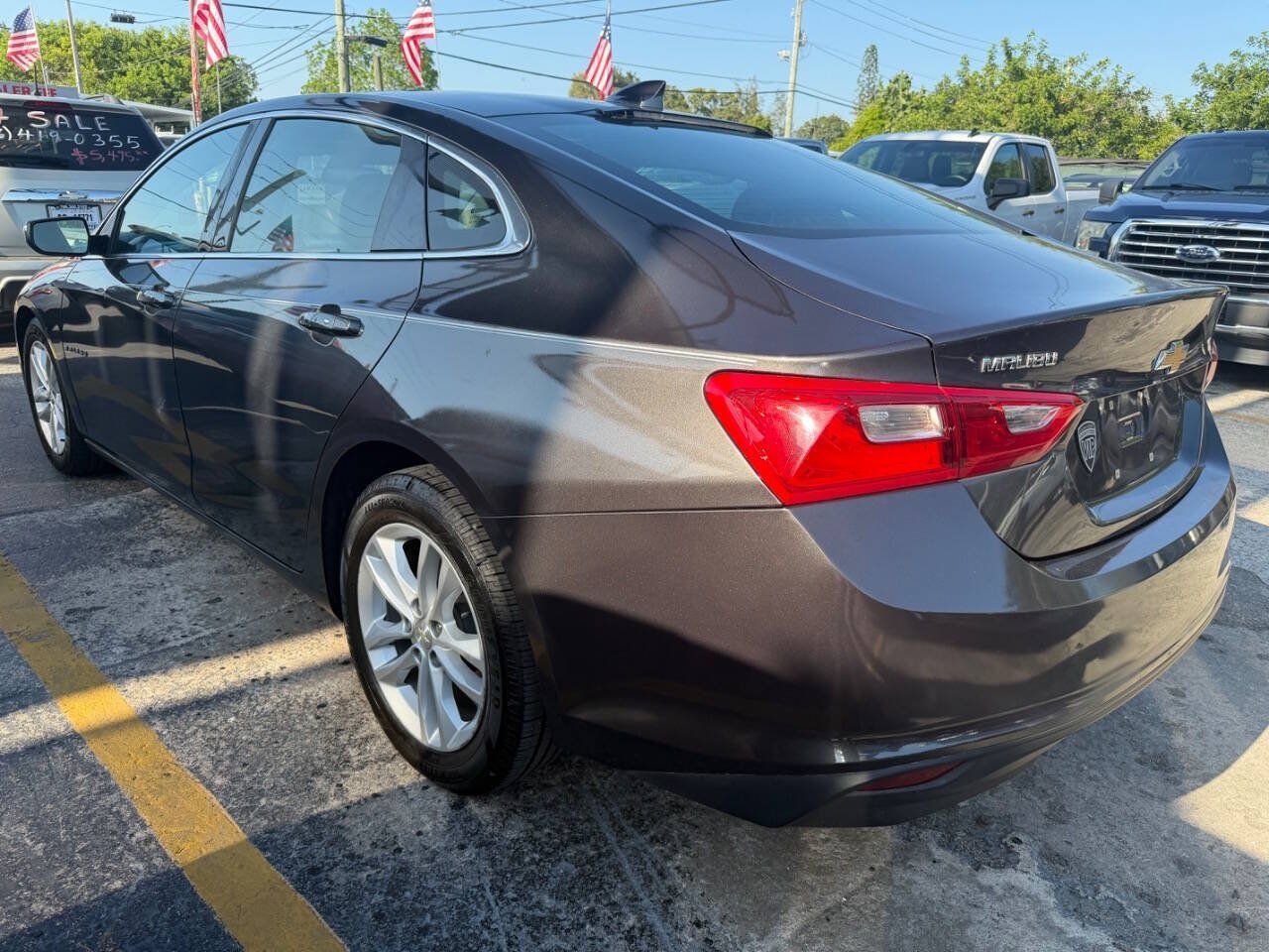 Used 2018 Chevrolet Malibu LT FWD image 4