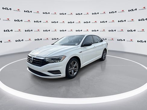 Used 2021 Volkswagen Jetta R-Line w/ R-Line Cold Weather Package FWD image 4
