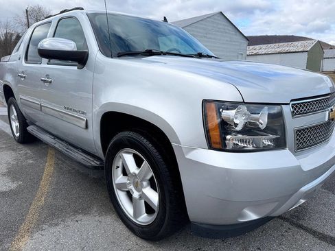 Used 2013 Chevrolet Avalanche LT w/ All-Star Edition image 2