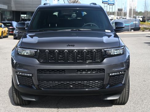 New 2025 Jeep Grand Cherokee L Limited w/ MOPAR Finishing Package AWD/4WD image 2
