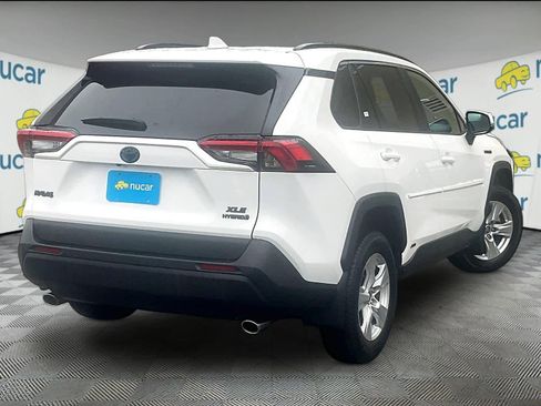 Used 2021 Toyota RAV4 XLE w/ Convenience Package image 6