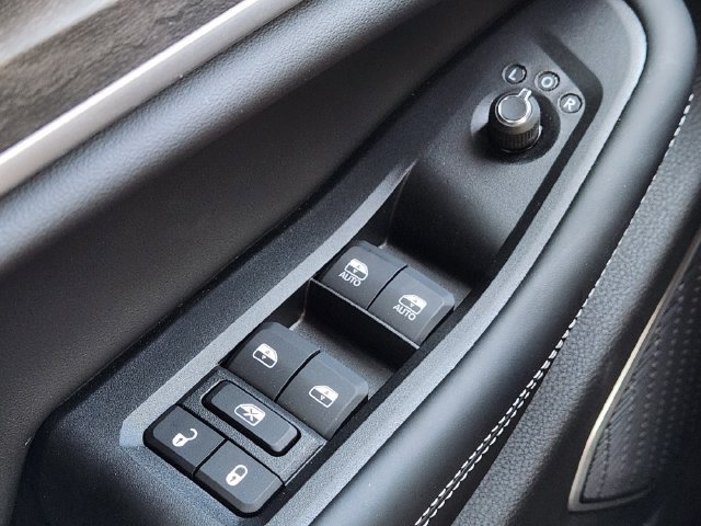 Certified 2026 Jeep Grand Cherokee L Limited AWD/4WD image 26