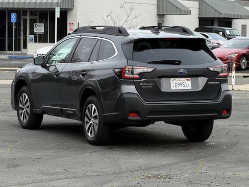 Used 2025 Subaru Outback Premium image 5