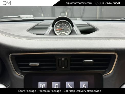 Used 2017 Porsche 911 Carrera 4S image 39