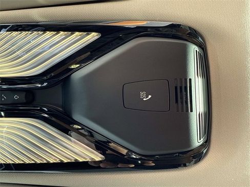 Used 2023 BMW X7 xDrive40i image 21