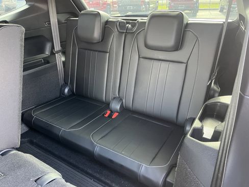 Used 2024 Volkswagen Tiguan SE R-Line image 33