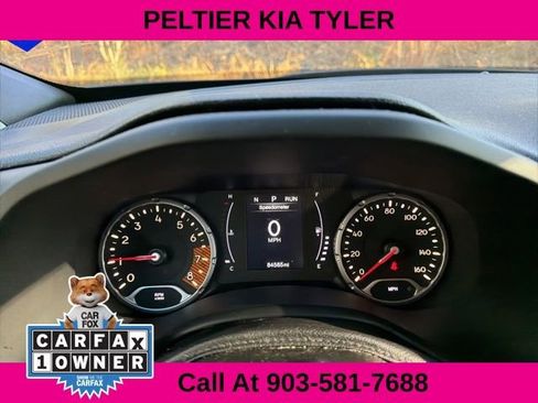 Used 2020 Jeep Renegade Latitude w/ Cold Weather Group image 18