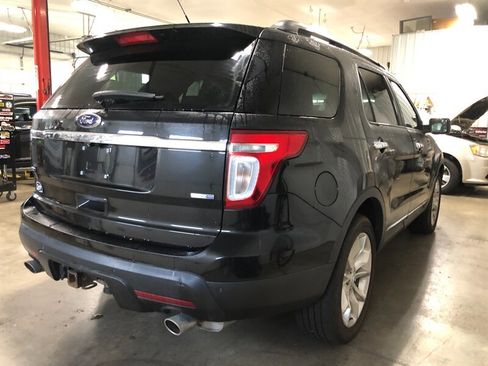 Used 2015 Ford Explorer XLT w/ Equipment Group 202A image 6