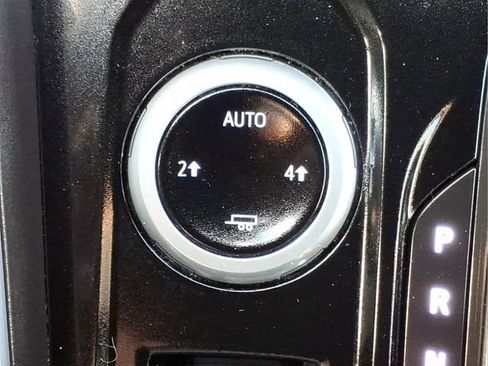 Used 2023 Chevrolet Colorado LT w/ LT Convenience Package II AWD/4WD image 21