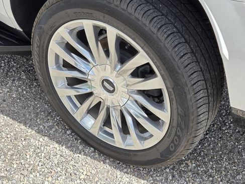 Used 2022 Cadillac Escalade Premium Luxury AWD/4WD image 8