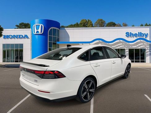 Used 2024 Honda Accord Sport image 8