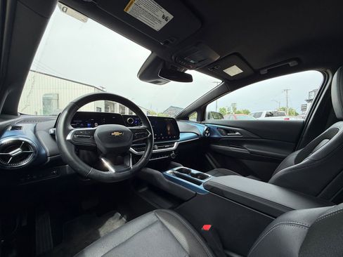 Used 2025 Chevrolet Equinox EV LT w/ Convenience Package FWD image 17