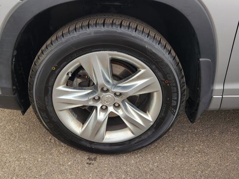 Used 2015 Toyota Highlander Limited Platinum image 24