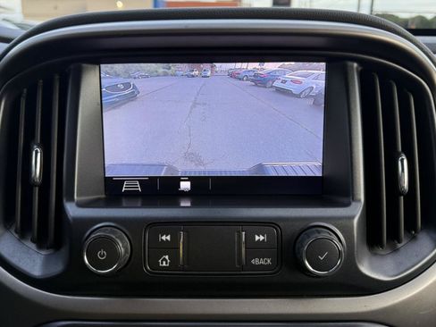 Used 2022 Chevrolet Colorado Z71 AWD/4WD image 18