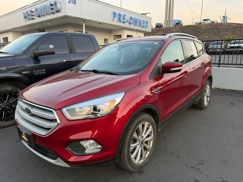 Used 2018 Ford Escape Titanium AWD/4WD image 3