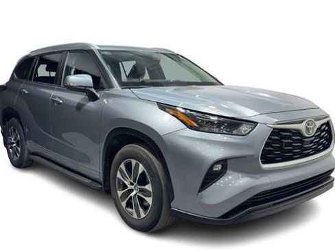 Used 2023 Toyota Highlander XLE FWD image 7