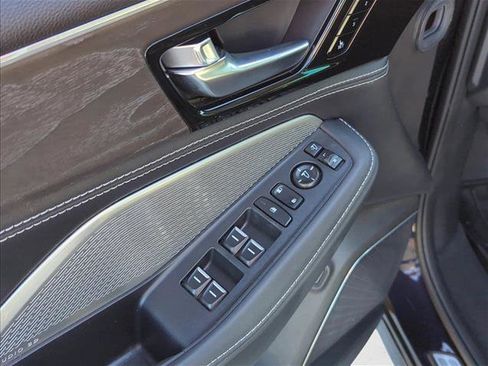 Used 2023 Acura MDX SH-AWD w/ Advance Package image 11