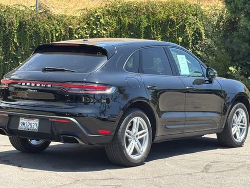 Used 2024 Porsche Macan AWD/4WD image 4