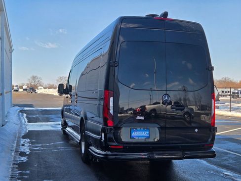 Used 2024 Mercedes-Benz Sprinter 3500 image 24