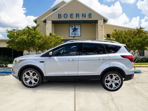 Used 2019 Ford Escape Titanium FWD image 2