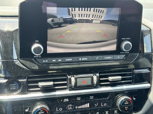 Used 2025 Nissan Pathfinder SV FWD image 25