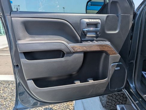 Used 2017 GMC Sierra 1500 Denali AWD/4WD image 10